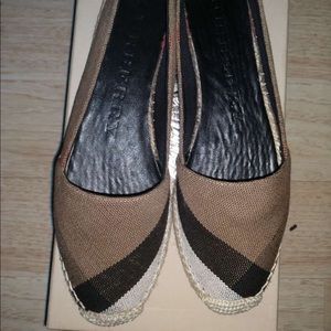 NEW : Burberry Women Flat loafer Shoe